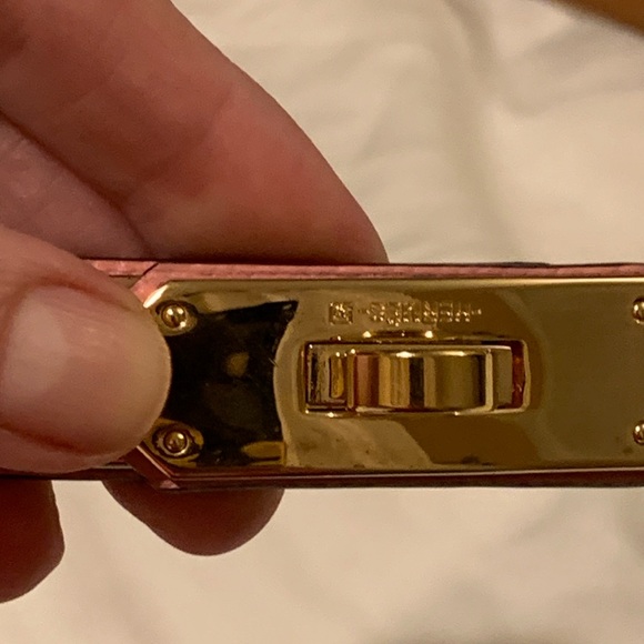Thin  light pink golden buckle  fashionable belt size L adjustable 30 - Picture 1 of 14